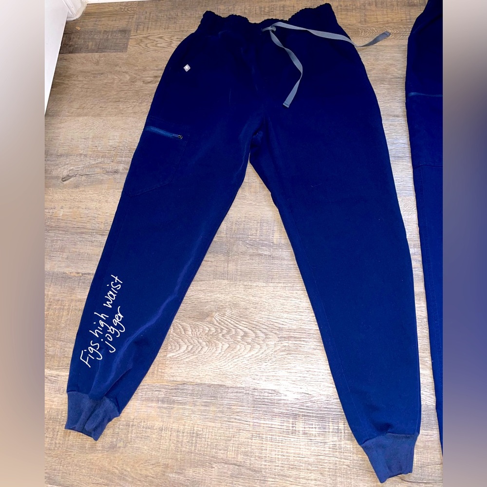 Figs Zamora high-waisted joggers. SP